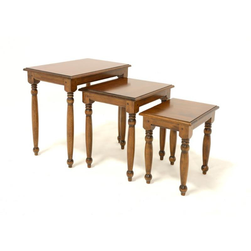 Set of 3 nesting table rounded legs. Classic design