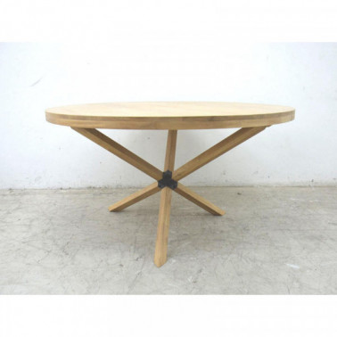 Round dining table