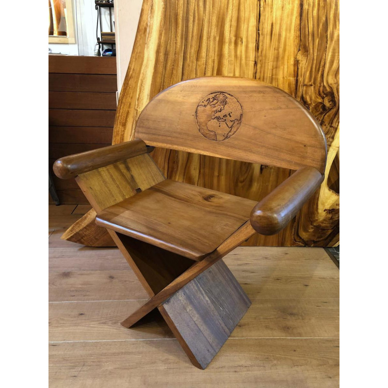World Map Chair | Bruno Gecko